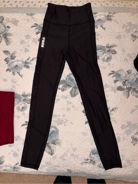 *BRAND NEW* Women’s KORA XS Black Leggings